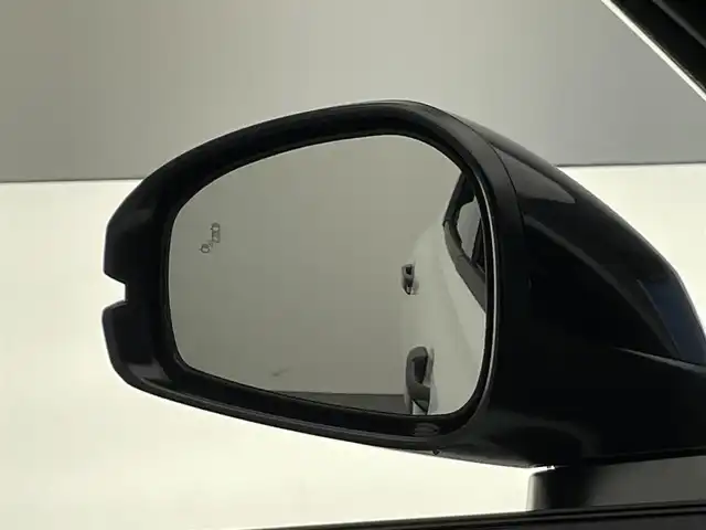 ホンダ ＺＲ－Ｖ ハイブリッド e:HEV Z ブラックスタイル 愛知県 2025(令7)年 0.1千km プラチナホワイトパール 登録済未使用車　純正９型ＤＡナビ　フルセグＴＶ　カープレイ　全方位カメラ　黒革　全席シートヒーター　ＥＴＣ２．０　ワイヤレス充電　ハンドルヒーター　電動リアゲート　ホンダセンシング　衝突軽減　ＢＳＭ　BOSEプレミアムサウンド　メモリシート/登録時走行距離4キロ/e:HEV　Z　ブラックスタイル　Honda CONNECTディスプレー