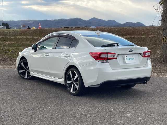 スバル インプレッサ Ｇ４ 2．0i－S アイサイト 新潟県 2017(平29)年 5.8万km クリスタルホワイトP 4WD/純正8インチSDナビ(CN-LR820D)/CD/DVD/BT/フルセグテレビ/SDミュージックサーバー/バックカメラ/ETC/ドライブレコーダー/衝突被害軽減ブレーキ/レーンキープアシスト/レーダークルーズコントロール/パワーシート/パドルシフト/ステアリングスイッチ/スマートキー/プッシュスタート/LEDヘッドライト/オートライト/フォグランプ/純正18インチアルミホイール