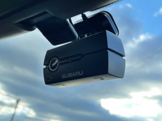 スバル インプレッサ Ｇ４ 2．0i－S アイサイト 新潟県 2017(平29)年 5.8万km クリスタルホワイトP 4WD/純正8インチSDナビ(CN-LR820D)/CD/DVD/BT/フルセグテレビ/SDミュージックサーバー/バックカメラ/ETC/ドライブレコーダー/衝突被害軽減ブレーキ/レーンキープアシスト/レーダークルーズコントロール/パワーシート/パドルシフト/ステアリングスイッチ/スマートキー/プッシュスタート/LEDヘッドライト/オートライト/フォグランプ/純正18インチアルミホイール