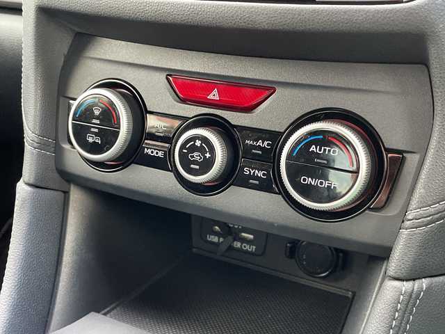 スバル インプレッサ Ｇ４ 2．0i－S アイサイト 新潟県 2017(平29)年 5.8万km クリスタルホワイトP 4WD/純正8インチSDナビ(CN-LR820D)/CD/DVD/BT/フルセグテレビ/SDミュージックサーバー/バックカメラ/ETC/ドライブレコーダー/衝突被害軽減ブレーキ/レーンキープアシスト/レーダークルーズコントロール/パワーシート/パドルシフト/ステアリングスイッチ/スマートキー/プッシュスタート/LEDヘッドライト/オートライト/フォグランプ/純正18インチアルミホイール