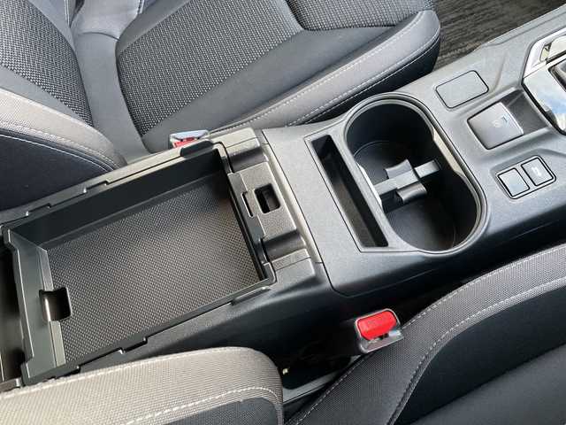 スバル インプレッサ Ｇ４ 2．0i－S アイサイト 新潟県 2017(平29)年 5.8万km クリスタルホワイトP 4WD/純正8インチSDナビ(CN-LR820D)/CD/DVD/BT/フルセグテレビ/SDミュージックサーバー/バックカメラ/ETC/ドライブレコーダー/衝突被害軽減ブレーキ/レーンキープアシスト/レーダークルーズコントロール/パワーシート/パドルシフト/ステアリングスイッチ/スマートキー/プッシュスタート/LEDヘッドライト/オートライト/フォグランプ/純正18インチアルミホイール