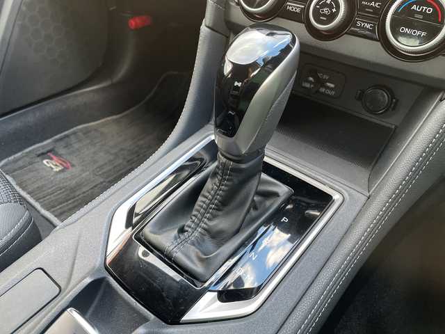 スバル インプレッサ Ｇ４ 2．0i－S アイサイト 新潟県 2017(平29)年 5.8万km クリスタルホワイトP 4WD/純正8インチSDナビ(CN-LR820D)/CD/DVD/BT/フルセグテレビ/SDミュージックサーバー/バックカメラ/ETC/ドライブレコーダー/衝突被害軽減ブレーキ/レーンキープアシスト/レーダークルーズコントロール/パワーシート/パドルシフト/ステアリングスイッチ/スマートキー/プッシュスタート/LEDヘッドライト/オートライト/フォグランプ/純正18インチアルミホイール