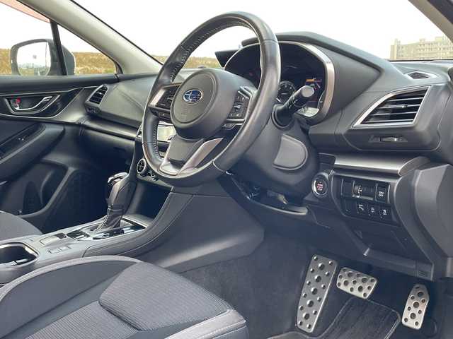 スバル インプレッサ Ｇ４ 2．0i－S アイサイト 新潟県 2017(平29)年 5.8万km クリスタルホワイトP 4WD/純正8インチSDナビ(CN-LR820D)/CD/DVD/BT/フルセグテレビ/SDミュージックサーバー/バックカメラ/ETC/ドライブレコーダー/衝突被害軽減ブレーキ/レーンキープアシスト/レーダークルーズコントロール/パワーシート/パドルシフト/ステアリングスイッチ/スマートキー/プッシュスタート/LEDヘッドライト/オートライト/フォグランプ/純正18インチアルミホイール