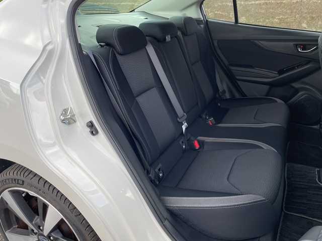 スバル インプレッサ Ｇ４ 2．0i－S アイサイト 新潟県 2017(平29)年 5.8万km クリスタルホワイトP 4WD/純正8インチSDナビ(CN-LR820D)/CD/DVD/BT/フルセグテレビ/SDミュージックサーバー/バックカメラ/ETC/ドライブレコーダー/衝突被害軽減ブレーキ/レーンキープアシスト/レーダークルーズコントロール/パワーシート/パドルシフト/ステアリングスイッチ/スマートキー/プッシュスタート/LEDヘッドライト/オートライト/フォグランプ/純正18インチアルミホイール