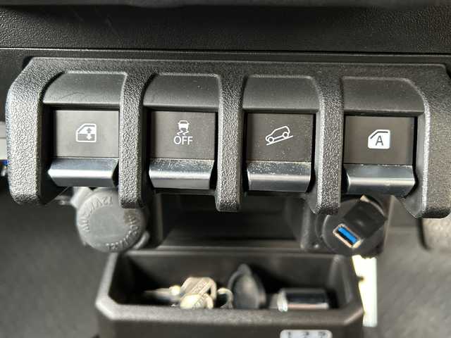 スズキ ジムニー XL 広島県 2019(平31)年 3.8万km ジャングルグリーン 禁煙/純正ディスプレイオーディオ（PVH-9300DVSZS）/・Bluetooth/CD/DVD/スマホ連携/カロッツェリアツイーター/DAMDフロントバンパー/モンスタースポーツリフトアップ/モンスタースポーツサスペンション/ルーフラック/D席BRIDEシート純正シート車載/純正ドアバイザー/電動格納ミラー/タイヤ：オープンカントリー