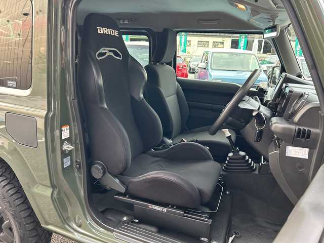 スズキ ジムニー XL 広島県 2019(平31)年 3.8万km ジャングルグリーン 禁煙/純正ディスプレイオーディオ（PVH-9300DVSZS）/・Bluetooth/CD/DVD/スマホ連携/カロッツェリアツイーター/DAMDフロントバンパー/モンスタースポーツリフトアップ/モンスタースポーツサスペンション/ルーフラック/D席BRIDEシート純正シート車載/純正ドアバイザー/電動格納ミラー/タイヤ：オープンカントリー