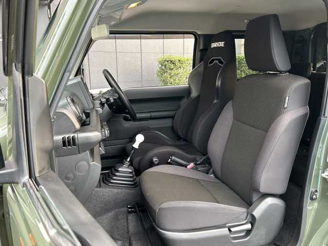 スズキ ジムニー XL 広島県 2019(平31)年 3.8万km ジャングルグリーン 禁煙/純正ディスプレイオーディオ（PVH-9300DVSZS）/・Bluetooth/CD/DVD/スマホ連携/カロッツェリアツイーター/DAMDフロントバンパー/モンスタースポーツリフトアップ/モンスタースポーツサスペンション/ルーフラック/D席BRIDEシート純正シート車載/純正ドアバイザー/電動格納ミラー/タイヤ：オープンカントリー