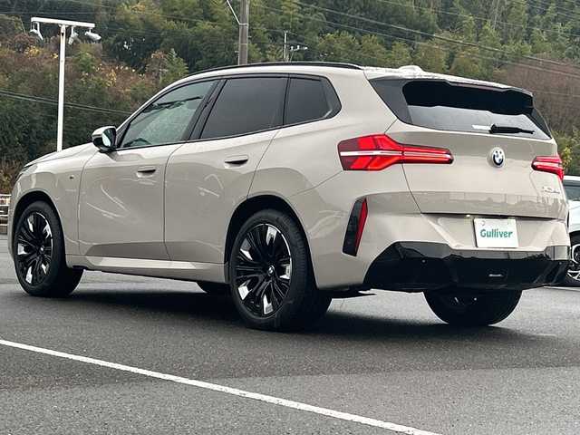 ＢＭＷ ＢＭＷ Ｘ３ 20d xDrive Mスポーツ 佐賀県 2024(令6)年 0.8万km ベージュ 純正14.9インチコントロールディスプレイ/Harman/Kardon/ETC/サラウンドビューカメラシステム/純正20インチアルミホイール/アクティブ・クルーズ・コントロール/ルーフレール/ヘッドアップディスプレイ/パドルシフト/ワイヤレス充電器/パワーバックドア/純正ドライブレコーダー前後/ステアリングヒーター/前席エアシート/全席シートヒーター/前席パワーシート/前席メモリーシート/レザーシート/ブラインドスポットモニター/LEDヘッドライト/スマートキー/スペアキー×１