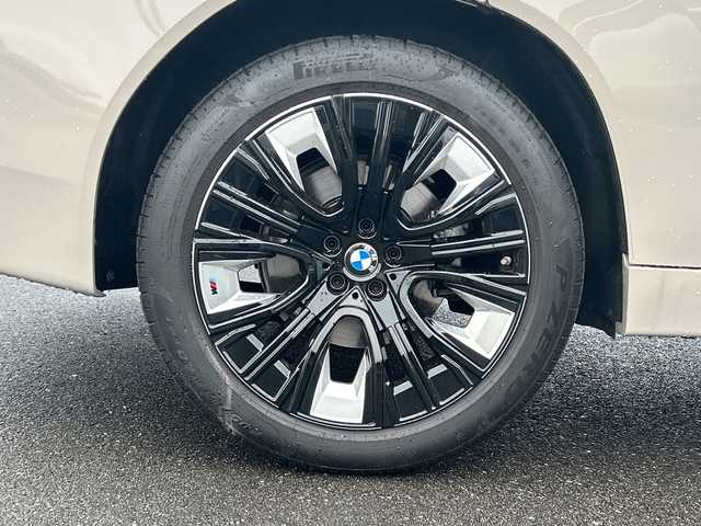 ＢＭＷ ＢＭＷ Ｘ３ 20d xDrive Mスポーツ 佐賀県 2024(令6)年 0.8万km ベージュ 純正14.9インチコントロールディスプレイ/Harman/Kardon/ETC/サラウンドビューカメラシステム/純正20インチアルミホイール/アクティブ・クルーズ・コントロール/ルーフレール/ヘッドアップディスプレイ/パドルシフト/ワイヤレス充電器/パワーバックドア/純正ドライブレコーダー前後/ステアリングヒーター/前席エアシート/全席シートヒーター/前席パワーシート/前席メモリーシート/レザーシート/ブラインドスポットモニター/LEDヘッドライト/スマートキー/スペアキー×１