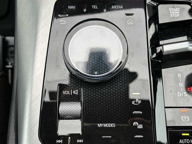 ＢＭＷ ＢＭＷ Ｘ３ 20d xDrive Mスポーツ 佐賀県 2024(令6)年 0.8万km ベージュ 純正14.9インチコントロールディスプレイ/Harman/Kardon/ETC/サラウンドビューカメラシステム/純正20インチアルミホイール/アクティブ・クルーズ・コントロール/ルーフレール/ヘッドアップディスプレイ/パドルシフト/ワイヤレス充電器/パワーバックドア/純正ドライブレコーダー前後/ステアリングヒーター/前席エアシート/全席シートヒーター/前席パワーシート/前席メモリーシート/レザーシート/ブラインドスポットモニター/LEDヘッドライト/スマートキー/スペアキー×１