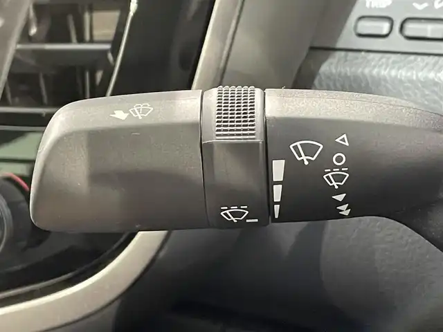 トヨタ カムリ WSレザーパッケージ 愛知県 2021(令3)年 2.2万km アティチュードブラックマイカ 後期　/純正９インチナビ　/（AM/FM/USB/Bluetooth/Miracast/スマホ接続）/パノラミックビューモニター　/トヨタセーフティセンス　/　　-衝突軽減ブレーキ/　　-レーダークルーズコントロール/　　-レーンキープアシスト/　　-オートマチックハイビーム/　　-ロードサインアシスト/先行車発進告知/シートヒーター　/ビルトインＥＴＣ２．０　/ブラインドスポットモニター　/ヘッドアップディスプレイ　/クリアランスソナー/パドルシフト　/パワーシート　/ＬＥＤヘッドライト/LEDフォグランプ/純正フロアマット/ドライブレコーダー