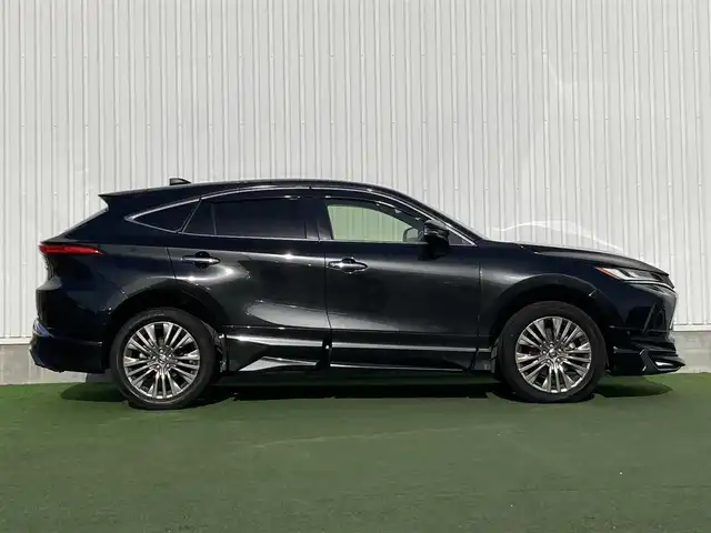 トヨタ ハリアー ハイブリッド Z 香川県 2021(令3)年 5.9万km プレシャスブラックパール 純正12.3インチディスプレイオーディオ/プレミアムサウンドJBL/Bluetooth/フルセグTV/運転席パワーシート/ハンズフリーパワーバックドア/バックカメラ/ビルトインETC2.0/セーフティセンス/・プリクラッシュセーフティ/・レーントレーシングアシスト/・レーダークルーズコントロール/・アダプティブハイビームシステム/・ロードサインアシスト/ブラインドスポットモニター/クリアランスソナー/LEDヘッドランプ/オートライト/オートエアコン/デジタルインナーミラー/置くだけ充電/ヘッドアップディスプレイ/オートブレーキホールド/本革巻きステアリング/ステアリングスイッチ/純正19インチアルミホイール/モデリスタエアロ/スマートキー/スマートエントリー/スタートシステム