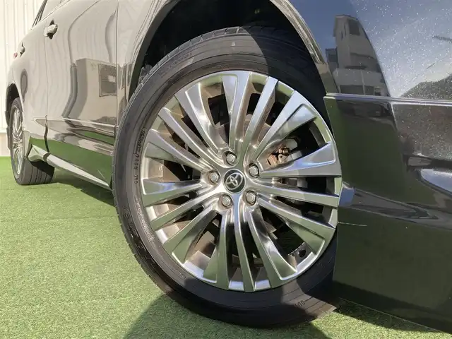 トヨタ ハリアー ハイブリッド Z 香川県 2021(令3)年 5.9万km プレシャスブラックパール 純正12.3インチディスプレイオーディオ/プレミアムサウンドJBL/Bluetooth/フルセグTV/運転席パワーシート/ハンズフリーパワーバックドア/バックカメラ/ビルトインETC2.0/セーフティセンス/・プリクラッシュセーフティ/・レーントレーシングアシスト/・レーダークルーズコントロール/・アダプティブハイビームシステム/・ロードサインアシスト/ブラインドスポットモニター/クリアランスソナー/LEDヘッドランプ/オートライト/オートエアコン/デジタルインナーミラー/置くだけ充電/ヘッドアップディスプレイ/オートブレーキホールド/本革巻きステアリング/ステアリングスイッチ/純正19インチアルミホイール/モデリスタエアロ/スマートキー/スマートエントリー/スタートシステム