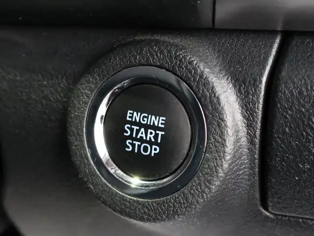 トヨタ ハイラックス Z 愛知県 2021(令3)年 4.7万km アティチュードブラックマイカ スマートキー＆プッシュスタート/純正SDナビ/ワンセグTV/CD/Bluetoothオーディオ/バックカメラ/ETC/社外トノカバー（三つ折りタイプ）/JAOSフロントコイル（純正あり）/純正LEDヘッドランプ/純正LEDフォグランプ/純正17インチアルミホイール/プリクラッシュセーフティ/レーンデパーチャーアラート/クリアランスソナー/レーダークルーズコントロール/ダウンヒルアシストコントロール/アクセサリーソケット/リアデフロック/車両取説/ナビ取説/新車時保証書/スペアキーあり