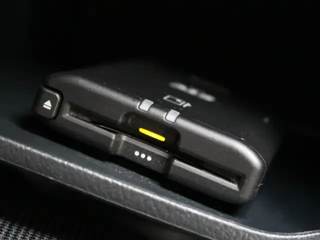 トヨタ ハイラックス Z 愛知県 2021(令3)年 4.7万km アティチュードブラックマイカ スマートキー＆プッシュスタート/純正SDナビ/ワンセグTV/CD/Bluetoothオーディオ/バックカメラ/ETC/社外トノカバー（三つ折りタイプ）/JAOSフロントコイル（純正あり）/純正LEDヘッドランプ/純正LEDフォグランプ/純正17インチアルミホイール/プリクラッシュセーフティ/レーンデパーチャーアラート/クリアランスソナー/レーダークルーズコントロール/ダウンヒルアシストコントロール/アクセサリーソケット/リアデフロック/車両取説/ナビ取説/新車時保証書/スペアキーあり