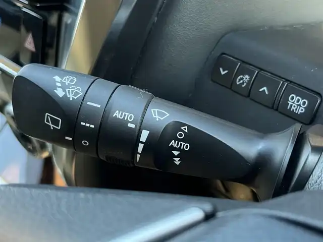 トヨタ ヴェルファイア V 愛媛県 2019(令1)年 5.3万km ホワイトパールクリスタルシャイン 禁煙車/登録時走行距離：52224km/ディーラーオプション純正10インチナビ/CD/DVD/フルセグTV/Bluetooth/バックカメラ/３６０°ドライブレコーダー/デジタルインナーミラー/ビルトインETC/純正12.1インチフリップダウンモニター(リモコン有)/サンルーフ/衝突被害軽減システム/クリアランスソナー/横滑り防止装置/レーンキープアシスト/レーダークルーズコントロール/LEDヘッドライト/フォグランプ/オートライト/オートマチックハイビーム/レザーシート/運転席パワーシート/オットマン/両側パワースライドドア/エンジンスタートボタン/スマートキー/純正フロアマット/純正１７インチアルミホイール