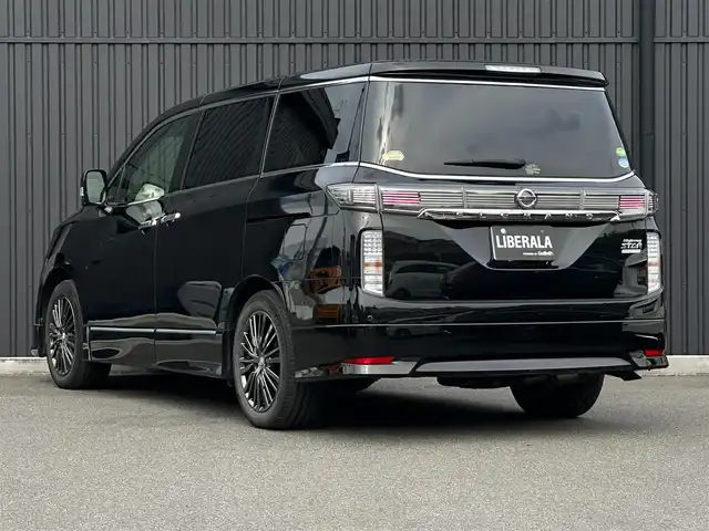 日産 エルグランド 250HWS Sジェットブラック アーバンクロム 鹿児島県 2018(平30)年 5.9万km ファントムブラック クルーズコントロール/純正HDDナビ/Bluetooth/CD/DVD/アラウンドビューモニター/フルセグTV/後席モニター/茶革シート/メモリー付パワーシート/シートヒーター/純正18インチAW/両側パワースライドドア/ETC/前ドラレコ/取扱説明書/保証書/スペアキー