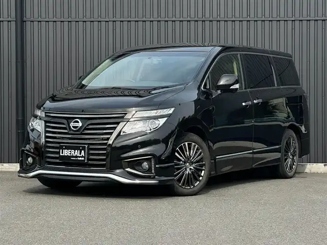 日産 エルグランド 250HWS Sジェットブラック アーバンクロム 鹿児島県 2018(平30)年 5.9万km ファントムブラック クルーズコントロール/純正HDDナビ/Bluetooth/CD/DVD/アラウンドビューモニター/フルセグTV/後席モニター/茶革シート/メモリー付パワーシート/シートヒーター/純正18インチAW/両側パワースライドドア/ETC/前ドラレコ/取扱説明書/保証書/スペアキー