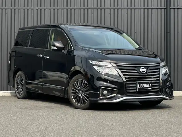 日産 エルグランド 250HWS Sジェットブラック アーバンクロム 鹿児島県 2018(平30)年 5.9万km ファントムブラック クルーズコントロール/純正HDDナビ/Bluetooth/CD/DVD/アラウンドビューモニター/フルセグTV/後席モニター/茶革シート/メモリー付パワーシート/シートヒーター/純正18インチAW/両側パワースライドドア/ETC/前ドラレコ/取扱説明書/保証書/スペアキー