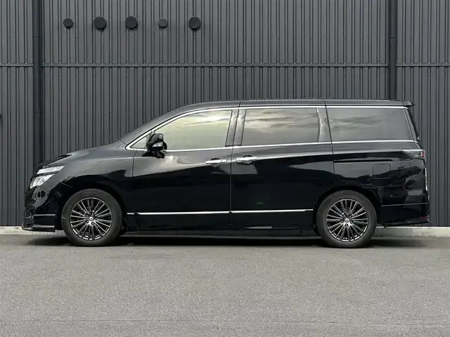日産 エルグランド 250HWS Sジェットブラック アーバンクロム 鹿児島県 2018(平30)年 5.9万km ファントムブラック クルーズコントロール/純正HDDナビ/Bluetooth/CD/DVD/アラウンドビューモニター/フルセグTV/後席モニター/茶革シート/メモリー付パワーシート/シートヒーター/純正18インチAW/両側パワースライドドア/ETC/前ドラレコ/取扱説明書/保証書/スペアキー