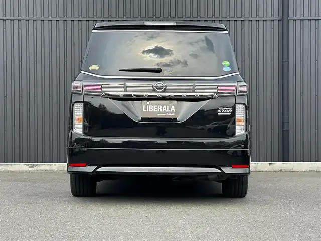 日産 エルグランド 250HWS Sジェットブラック アーバンクロム 鹿児島県 2018(平30)年 5.9万km ファントムブラック クルーズコントロール/純正HDDナビ/Bluetooth/CD/DVD/アラウンドビューモニター/フルセグTV/後席モニター/茶革シート/メモリー付パワーシート/シートヒーター/純正18インチAW/両側パワースライドドア/ETC/前ドラレコ/取扱説明書/保証書/スペアキー