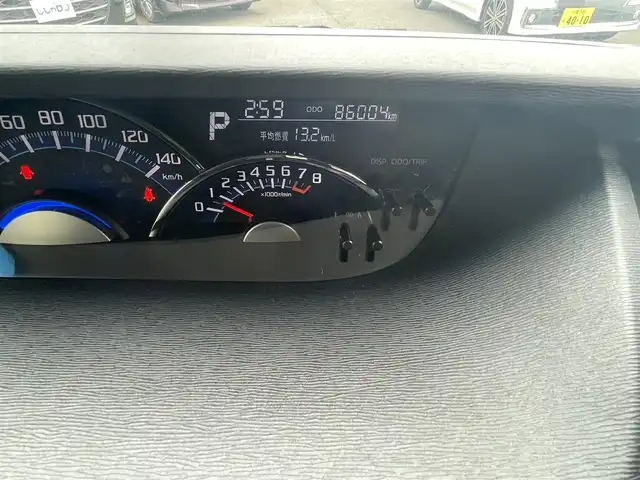 ダイハツ タント カスタム RS トップED SA 東京都 2014(平26)年 9.6万km パールホワイトⅢ (株)IDOMが運営する【じしゃロン昭島店】の自社ローン専用車両になります。こちらは現金またはオートローンご利用時の価格です。自社ローンご希望の方は別途その旨お申付け下さい