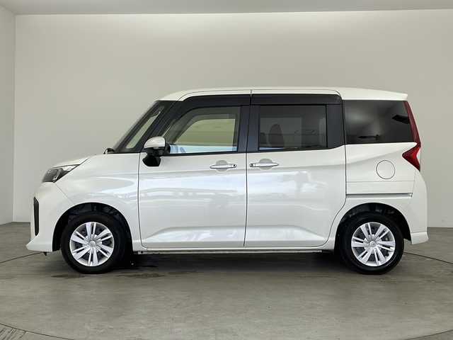 トヨタ ルーミー G 兵庫県 2023(令5)年 2.3万km パールホワイトⅢ ・社外ナビ&Bluetooth&CD/DVD/SD&USB/ipod&TV/・バックカメラ/・ビルトインETC/・スマートアシスト/・プリクラッシュセーフティ/・レーンキープアシスト/・誤発進抑制機能/・前後コーナーセンサー/・盗難防止装置/・クリアランスソナー/・アイドリングストップ/・オートライト/・LEDヘッドライト/・両側パワースライドドア/・前方ドライブレコーダー/・社外フロアマット/・type Cソケット/・Wエアバック/・ステアリングスイッチ/・全席シートカバー/・スマートキー/・AACエアコン/・エンジンスタートボタン