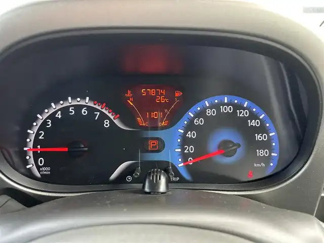 日産 キューブ 15X Vセレクション 愛知県 2014(平26)年 5.8万km ブリリアントホワイトパール 純正ナビ/Bluetooth/フルセグテレビ/ビルトインETC/オートライト/プッシュスタート/電格ミラー/ドアバイザー/取説、保証書、スペアキー