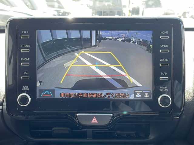 トヨタ ヤリスクロス ハイブリッド Z 岐阜県 2023(令5)年 2.2万km ホワイトパールクリスタルシャイン 純正ナビ　/クルーズコントロール　/前後ドライブレコーダー　/ＥＴＣ　/バックカメラ　/衝突軽減システム　/盗難防止装置　/横滑り防止装置　/レーンキープアシスト　/前後コーナーセンサー　/アイドリングストップ/ＬＥＤヘッドライト　/オートハイビーム/オートライト/スペアキー/プッシュスタート/スマートキー/純正18インチアルミホイール/純正フロアマット