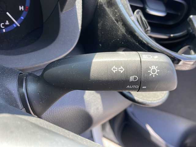 トヨタ ヤリスクロス ハイブリッド Z 岐阜県 2023(令5)年 2.2万km ホワイトパールクリスタルシャイン 純正ナビ　/クルーズコントロール　/前後ドライブレコーダー　/ＥＴＣ　/バックカメラ　/衝突軽減システム　/盗難防止装置　/横滑り防止装置　/レーンキープアシスト　/前後コーナーセンサー　/アイドリングストップ/ＬＥＤヘッドライト　/オートハイビーム/オートライト/スペアキー/プッシュスタート/スマートキー/純正18インチアルミホイール/純正フロアマット
