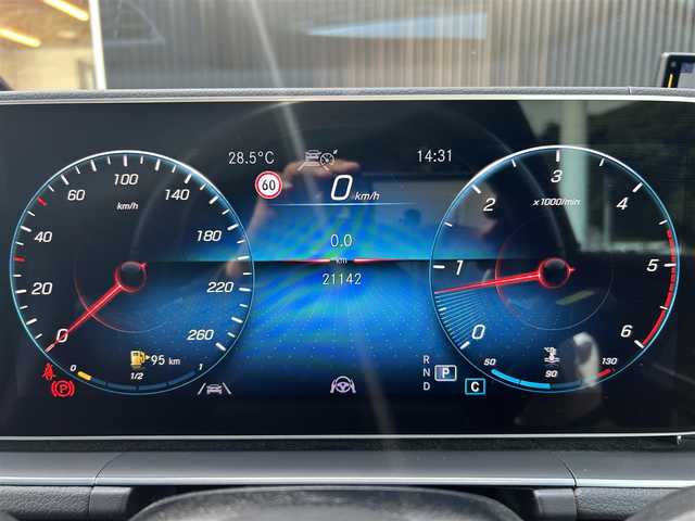 メルセデス・ベンツ ＧＬＥ４００ｄ 4MATIC スポーツ 福岡県 2021(令3)年 2.2万km オブシディアンブラック レーダーセーフティパッケージ/Burmester/黒革シート/シートヒーター/エアシート　/ヘッドアップディスプレイ/純正ナビ/Applecarplay/androidauto/フルセグTV/全方位カメラ/Bluetooth/パヒュームデュフュザー/エアーサスペンション/前後ドライブレコーダー/純正20インチアルミホイール/ETC2.0