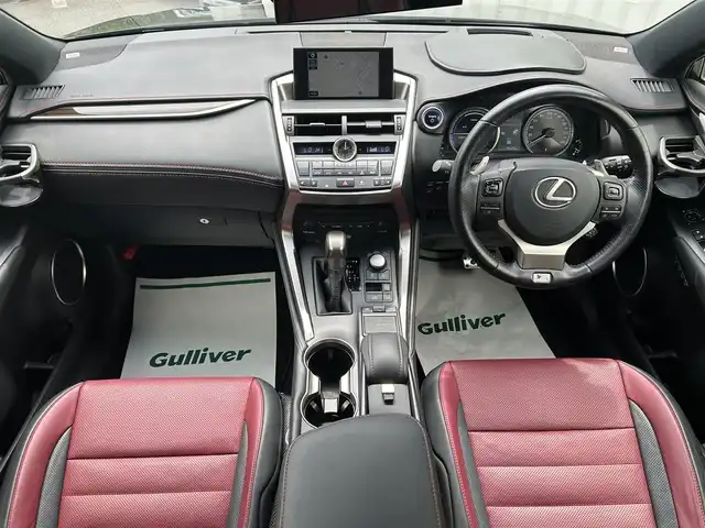 レクサス ＮＸ 300h Fスポーツ 山形県 2017(平29)年 8万km グラファイトブラックガラスフレーク 4WD/マークレビンソンプレミアムサラウンドサウンドシステム/衝突被害軽減システム/純正SDナビ/　　【CD DVD BD BT フルセグ USB AUX】/全周囲カメラ/電動リアゲート/レーダークルーズコントロール/LEDオートヘッドライト/レザーシート/パワーシート/シートエアコン/シートヒーター/ドライブレコーダー/アイドリングストップ/コーナーセンサー/ステアリングスイッチ/ステアリングヒーター/パドルシフト/電動格納ウィンカーミラー/BSM/スマートルームミラー/フォグランプ/スマートキー/ETC2.0