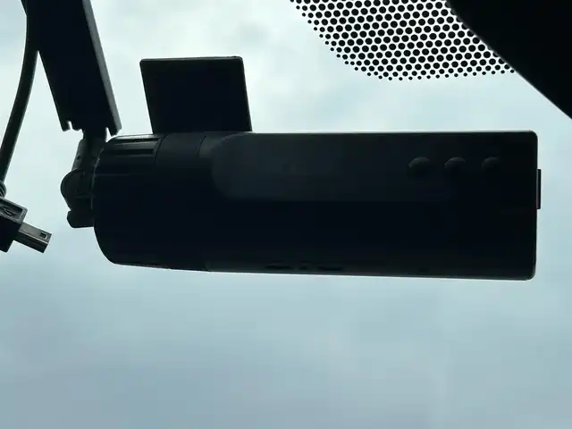 レクサス ＮＸ 300h Fスポーツ 山形県 2017(平29)年 8万km グラファイトブラックガラスフレーク 4WD/マークレビンソンプレミアムサラウンドサウンドシステム/衝突被害軽減システム/純正SDナビ/　　【CD DVD BD BT フルセグ USB AUX】/全周囲カメラ/電動リアゲート/レーダークルーズコントロール/LEDオートヘッドライト/レザーシート/パワーシート/シートエアコン/シートヒーター/ドライブレコーダー/アイドリングストップ/コーナーセンサー/ステアリングスイッチ/ステアリングヒーター/パドルシフト/電動格納ウィンカーミラー/BSM/スマートルームミラー/フォグランプ/スマートキー/ETC2.0