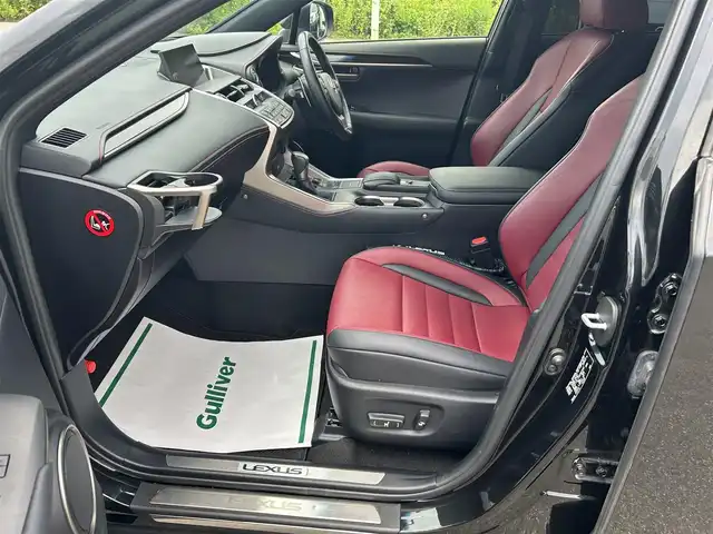 レクサス ＮＸ 300h Fスポーツ 山形県 2017(平29)年 8万km グラファイトブラックガラスフレーク 4WD/マークレビンソンプレミアムサラウンドサウンドシステム/衝突被害軽減システム/純正SDナビ/　　【CD DVD BD BT フルセグ USB AUX】/全周囲カメラ/電動リアゲート/レーダークルーズコントロール/LEDオートヘッドライト/レザーシート/パワーシート/シートエアコン/シートヒーター/ドライブレコーダー/アイドリングストップ/コーナーセンサー/ステアリングスイッチ/ステアリングヒーター/パドルシフト/電動格納ウィンカーミラー/BSM/スマートルームミラー/フォグランプ/スマートキー/ETC2.0
