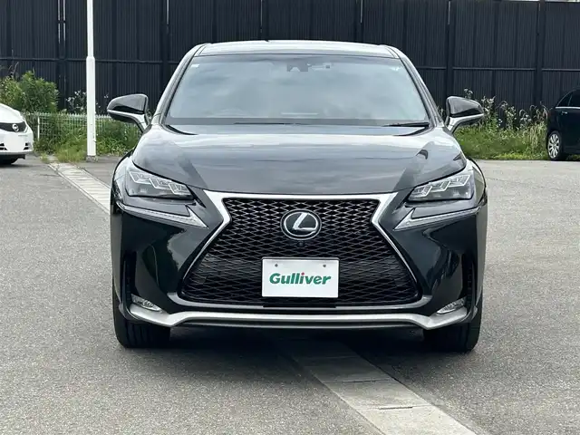 レクサス ＮＸ 300h Fスポーツ 山形県 2017(平29)年 8万km グラファイトブラックガラスフレーク 4WD/マークレビンソンプレミアムサラウンドサウンドシステム/衝突被害軽減システム/純正SDナビ/　　【CD DVD BD BT フルセグ USB AUX】/全周囲カメラ/電動リアゲート/レーダークルーズコントロール/LEDオートヘッドライト/レザーシート/パワーシート/シートエアコン/シートヒーター/ドライブレコーダー/アイドリングストップ/コーナーセンサー/ステアリングスイッチ/ステアリングヒーター/パドルシフト/電動格納ウィンカーミラー/BSM/スマートルームミラー/フォグランプ/スマートキー/ETC2.0