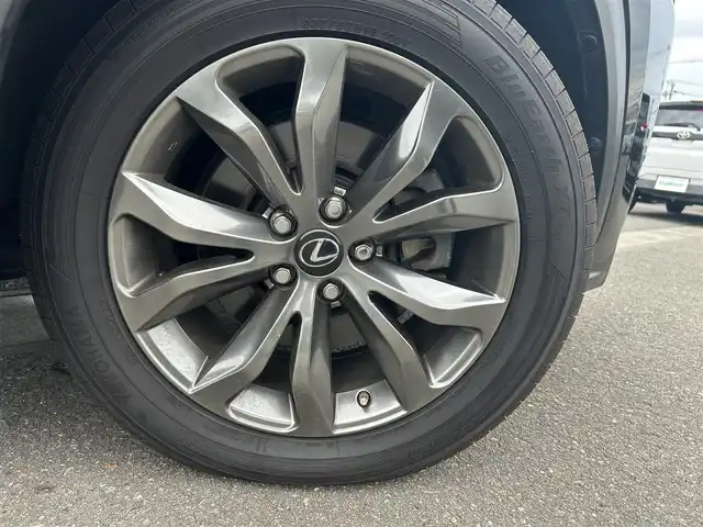 レクサス ＮＸ 300h Fスポーツ 山形県 2017(平29)年 8万km グラファイトブラックガラスフレーク 4WD/マークレビンソンプレミアムサラウンドサウンドシステム/衝突被害軽減システム/純正SDナビ/　　【CD DVD BD BT フルセグ USB AUX】/全周囲カメラ/電動リアゲート/レーダークルーズコントロール/LEDオートヘッドライト/レザーシート/パワーシート/シートエアコン/シートヒーター/ドライブレコーダー/アイドリングストップ/コーナーセンサー/ステアリングスイッチ/ステアリングヒーター/パドルシフト/電動格納ウィンカーミラー/BSM/スマートルームミラー/フォグランプ/スマートキー/ETC2.0