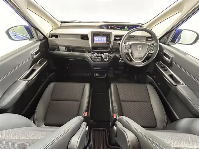 ホンダ フリード＋ ハイブリット G 佐賀県 2023(令5)年 1.1万km プレミアムクリスタルブルークリスタル 純正7インチナビ/CD/AM/FM/フルセグTV/両側パワースライドドア/衝突軽減ブレーキ/横滑り防止/レーンキープアシスト/追従付きクルーズコントロール/シートヒーター/前後ドライブレコーダー/LEDヘッドライト/ゴムマット/ビルトインETC/USB入力端子/純正15インチアルミホイール/バックカメラ/スマートキー