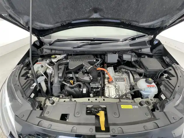 日産 オーラ ニスモ 滋賀県 2022(令4)年 3.7万km スーパーブラック 禁煙車/純正9型ナビ/【フルセグTV/Bluetooth/USB】/インテリジェントアラウンドビューモニター/インテリジェントルームミラー/ワイヤレス充電/ETC2.0/プロパイロット/SOSコール/全方位運転支援システム/・インテリジェントエマージェンシーブレーキ/・前方衝突予測警報/・踏み間違い衝突防止アシスト/・車線逸脱防止支援システム/・車線逸脱警報/・ふらつき警報/・後側方衝突防止支援システム/・後側方車両検知警報/・後退時車両検知警報/ステアリングスイッチ/オートブレーキホールド/電動パーキングブレーキ/LEDライト/スマートキー