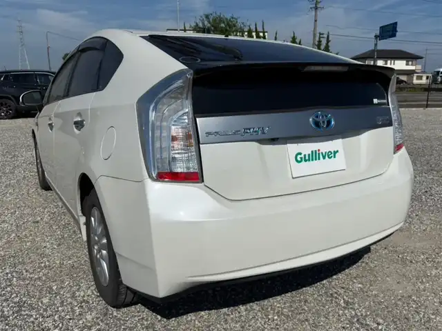 トヨタ プリウス ＰＨＶ G レザーパッケージ 山梨県 2014(平26)年 5.5万km ホワイトパールクリスタルシャイン 純正ナビ(Bluetooth/CD/DVD)/フルセグTV/バックモニター/ビルトインETC/レーダークルーズコントロール/ミリ波レーダー方式プリクラッシュセーフティ/インテリジェントパーキングアシスト/LEDヘッドランプ/オートライト/オートエアコン/本革巻きステアリング/ステアリングヒーター/ブラック革シート/前席パワーシート/快適温熱シート/純正15インチアルミホイール/スマートエントリー/スタートシステム/禁煙車