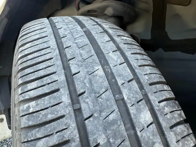 トヨタ プリウス ＰＨＶ G レザーパッケージ 山梨県 2014(平26)年 5.5万km ホワイトパールクリスタルシャイン 純正ナビ(Bluetooth/CD/DVD)/フルセグTV/バックモニター/ビルトインETC/レーダークルーズコントロール/ミリ波レーダー方式プリクラッシュセーフティ/インテリジェントパーキングアシスト/LEDヘッドランプ/オートライト/オートエアコン/本革巻きステアリング/ステアリングヒーター/ブラック革シート/前席パワーシート/快適温熱シート/純正15インチアルミホイール/スマートエントリー/スタートシステム/禁煙車