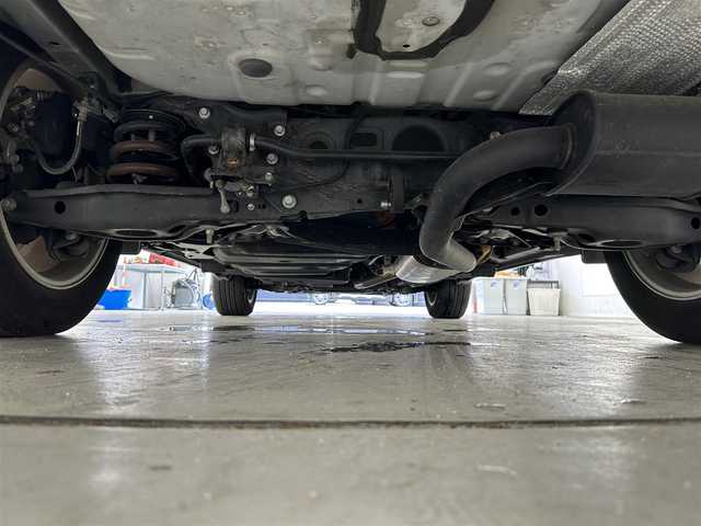 レクサス ＮＸ 300h バージョンL 滋賀県 2015(平27)年 7万km ソニックチタニウム 禁煙車/純正ナビ/バックカメラ/サイドカメラ/前方ドライブレコーダー/パワーシート/シートヒーター/シートクーラー/ステアリングヒーター/本革シート/レーダークルーズコントロール/レーンキープアシスト/パドルシフト/ステアリングスイッチ