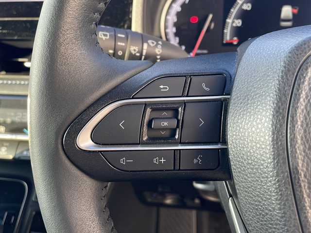 トヨタ ヴォクシー S－Z 山口県 2024(令6)年 1.2万km アティチュードブラックマイカ 純正８型DA（Apple CarPlay）/バックカメラ/純正13.2型フリップダウンモニター/フルセグTV/両側パワースライドドア/ハーフレザーシート/前席シートヒーター/純正13.2型フリップダウンモニター/ETC2.0/純正１７インチアルミホイール/トヨタセーフティーセンス/・プリクラッシュセーフティ/・レーントレーシングアシスト/・レーンディパーチャーアラート/・レーダークルーズコントロール/・アダプティブハイビームシステム／オートマチックハイビーム/・ロードサインアシスト/・ドライバー異常時対応システム/・プロアクティブドライビングアシスト/・発進遅れ告知機能/・緊急時操舵支援（アクティブ操舵機能付）/・フロントクロストラフィックアラート/・レーンチェンジアシスト