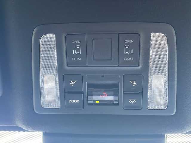 トヨタ ヴォクシー S－Z 山口県 2024(令6)年 1.2万km アティチュードブラックマイカ 純正８型DA（Apple CarPlay）/バックカメラ/純正13.2型フリップダウンモニター/フルセグTV/両側パワースライドドア/ハーフレザーシート/前席シートヒーター/純正13.2型フリップダウンモニター/ETC2.0/純正１７インチアルミホイール/トヨタセーフティーセンス/・プリクラッシュセーフティ/・レーントレーシングアシスト/・レーンディパーチャーアラート/・レーダークルーズコントロール/・アダプティブハイビームシステム／オートマチックハイビーム/・ロードサインアシスト/・ドライバー異常時対応システム/・プロアクティブドライビングアシスト/・発進遅れ告知機能/・緊急時操舵支援（アクティブ操舵機能付）/・フロントクロストラフィックアラート/・レーンチェンジアシスト