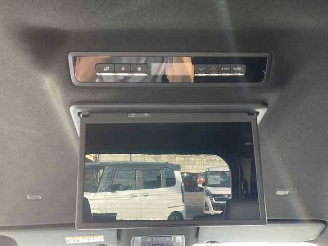 トヨタ ヴォクシー S－Z 山口県 2024(令6)年 1.2万km アティチュードブラックマイカ 純正８型DA（Apple CarPlay）/バックカメラ/純正13.2型フリップダウンモニター/フルセグTV/両側パワースライドドア/ハーフレザーシート/前席シートヒーター/純正13.2型フリップダウンモニター/ETC2.0/純正１７インチアルミホイール/トヨタセーフティーセンス/・プリクラッシュセーフティ/・レーントレーシングアシスト/・レーンディパーチャーアラート/・レーダークルーズコントロール/・アダプティブハイビームシステム／オートマチックハイビーム/・ロードサインアシスト/・ドライバー異常時対応システム/・プロアクティブドライビングアシスト/・発進遅れ告知機能/・緊急時操舵支援（アクティブ操舵機能付）/・フロントクロストラフィックアラート/・レーンチェンジアシスト