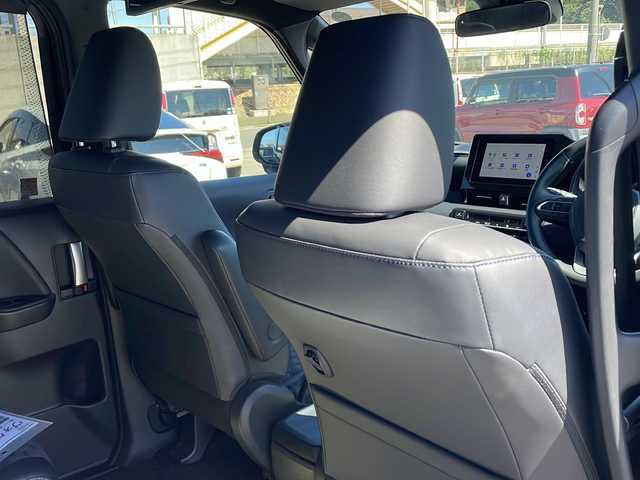 トヨタ ヴォクシー S－Z 山口県 2024(令6)年 1.2万km アティチュードブラックマイカ 純正８型DA（Apple CarPlay）/バックカメラ/純正13.2型フリップダウンモニター/フルセグTV/両側パワースライドドア/ハーフレザーシート/前席シートヒーター/純正13.2型フリップダウンモニター/ETC2.0/純正１７インチアルミホイール/トヨタセーフティーセンス/・プリクラッシュセーフティ/・レーントレーシングアシスト/・レーンディパーチャーアラート/・レーダークルーズコントロール/・アダプティブハイビームシステム／オートマチックハイビーム/・ロードサインアシスト/・ドライバー異常時対応システム/・プロアクティブドライビングアシスト/・発進遅れ告知機能/・緊急時操舵支援（アクティブ操舵機能付）/・フロントクロストラフィックアラート/・レーンチェンジアシスト