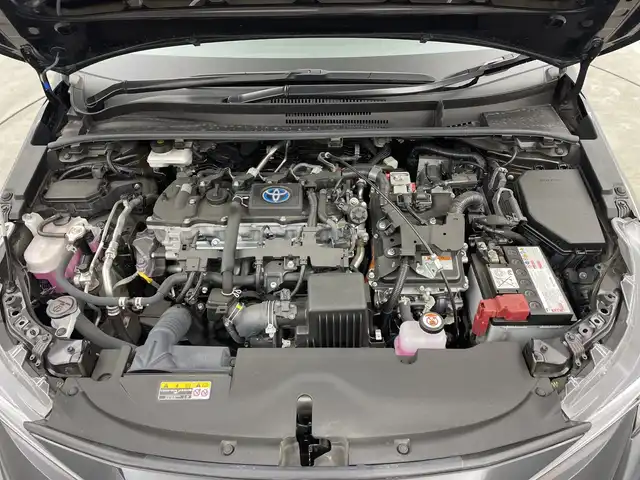 トヨタ カローラツーリング ハイブリッド ダブルバイビー 三重県 2023(令5)年 5万km アティチュードブラックマイカ トヨタセーフティセンス/・プリクラッシュセーフティ/・レーントレーシングアシスト/・レーンディパーチャーアラート/・オートマチックハイビーム/・レーダークルーズコントロール/・ロードサインアシスト/・ドライバー異常時対応システム/・プロアクティブドライビングアシスト/・発進遅れ告知機能/純正10.5型ディスプレイオーディオ/・ナビ機能/・フルセグTV/・Bluetooth/・USB/・Miracast/バックカメラ/革巻きステアリング/ステアリングスイッチ/ステアリングヒーター/ハーフレザーシート/シートヒーター/LEDヘッドライト/フォグランプ/ドアバイザー/純正フロアマット/ETC２．０/純正１７インチアルミホイール/W+サイド+カーテンエアバック