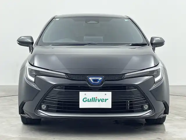 トヨタ カローラツーリング ハイブリッド ダブルバイビー 三重県 2023(令5)年 5万km アティチュードブラックマイカ トヨタセーフティセンス/・プリクラッシュセーフティ/・レーントレーシングアシスト/・レーンディパーチャーアラート/・オートマチックハイビーム/・レーダークルーズコントロール/・ロードサインアシスト/・ドライバー異常時対応システム/・プロアクティブドライビングアシスト/・発進遅れ告知機能/純正10.5型ディスプレイオーディオ/・ナビ機能/・フルセグTV/・Bluetooth/・USB/・Miracast/バックカメラ/革巻きステアリング/ステアリングスイッチ/ステアリングヒーター/ハーフレザーシート/シートヒーター/LEDヘッドライト/フォグランプ/ドアバイザー/純正フロアマット/ETC２．０/純正１７インチアルミホイール/W+サイド+カーテンエアバック