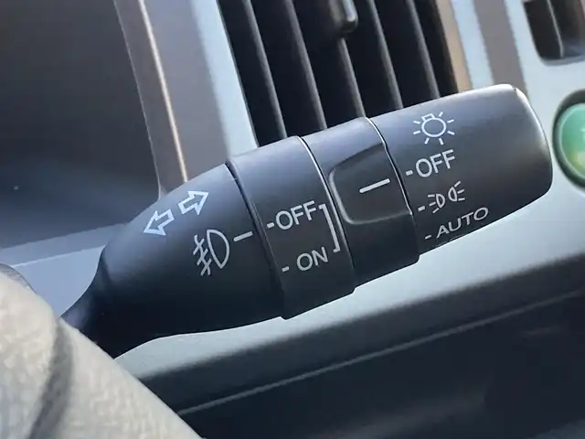 ホンダ ステップワゴン スパーダ インターナビ パワーED 静岡県 2013(平25)年 9.9万km ホワイトオーキッドパール (株)IDOMが運営する【じしゃロン焼津店】の自社ローン専用車両になります。こちらは現金またはオートローンご利用時の価格です。自社ローンご希望の方は別途その旨お申付け下さい/純正ＨＤＤナビ/（フルセグＴＶ/ＣＤ/ＤＶＤ）/両側パワースライドドア/バックカメラ/ＥＴＣ/ＨＩＤヘッドライト/オートライト/純正アルミホイール