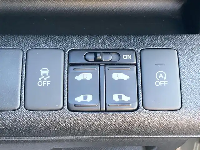 ホンダ ステップワゴン スパーダ インターナビ パワーED 静岡県 2013(平25)年 9.9万km ホワイトオーキッドパール (株)IDOMが運営する【じしゃロン焼津店】の自社ローン専用車両になります。こちらは現金またはオートローンご利用時の価格です。自社ローンご希望の方は別途その旨お申付け下さい/純正ＨＤＤナビ/（フルセグＴＶ/ＣＤ/ＤＶＤ）/両側パワースライドドア/バックカメラ/ＥＴＣ/ＨＩＤヘッドライト/オートライト/純正アルミホイール