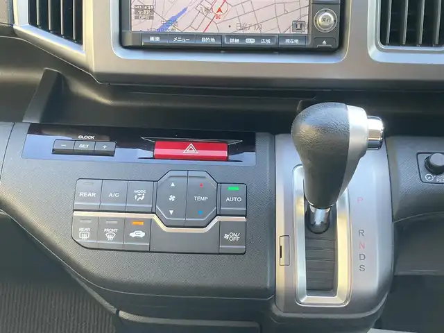 ホンダ ステップワゴン スパーダ インターナビ パワーED 静岡県 2013(平25)年 9.9万km ホワイトオーキッドパール (株)IDOMが運営する【じしゃロン焼津店】の自社ローン専用車両になります。こちらは現金またはオートローンご利用時の価格です。自社ローンご希望の方は別途その旨お申付け下さい/純正ＨＤＤナビ/（フルセグＴＶ/ＣＤ/ＤＶＤ）/両側パワースライドドア/バックカメラ/ＥＴＣ/ＨＩＤヘッドライト/オートライト/純正アルミホイール